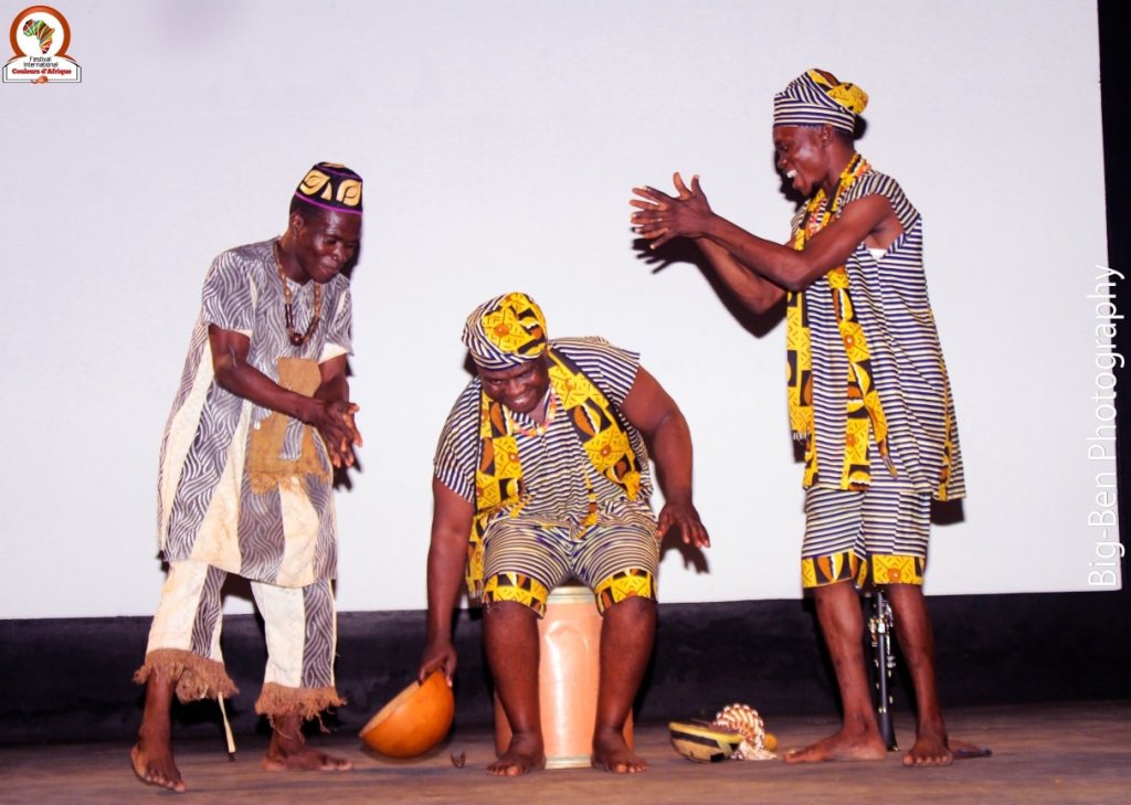 Photo du public représentation du spectacle #Gbèho de Ange HOUNKPATIN