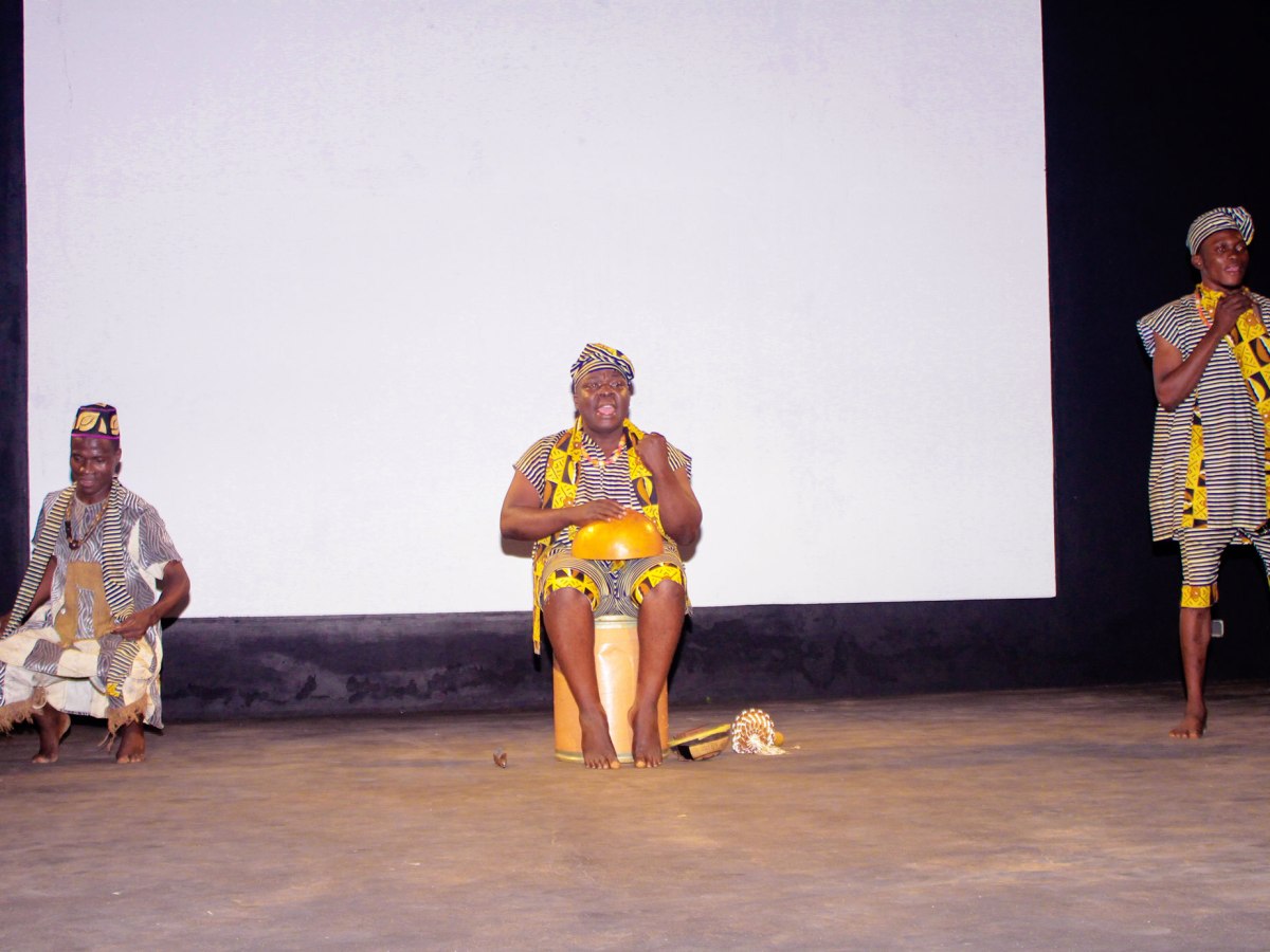 Le spectacle Gbèho, l’odyssée de l’enfer dépose ses valises au Festival International Couleurs&nbsp;d’Afrique.